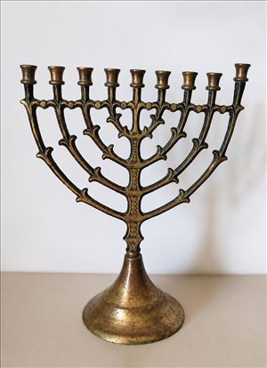 חנוכיית נחושת 