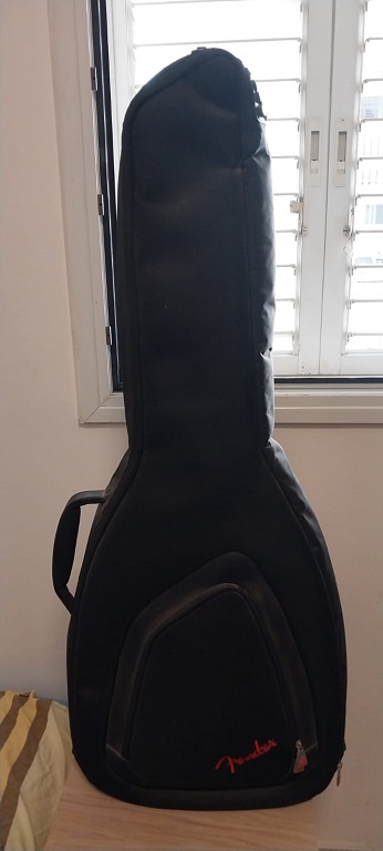 תמונה 1 ,גיטרה ימנית של חברת Fender  למכירה בנתניה כלי נגינה  גיטרה קלאסית