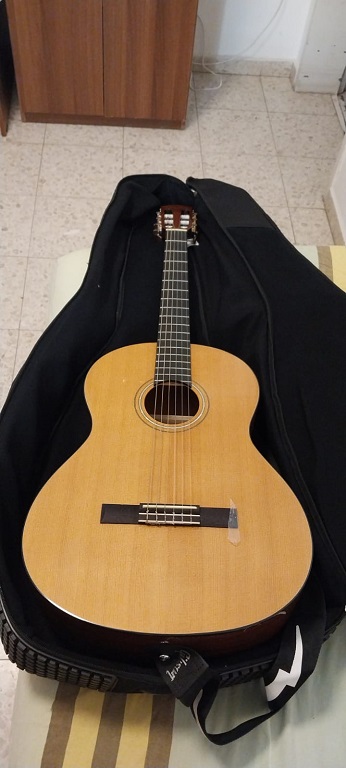 תמונה 2 ,גיטרה ימנית של חברת Fender  למכירה בנתניה כלי נגינה  גיטרה קלאסית