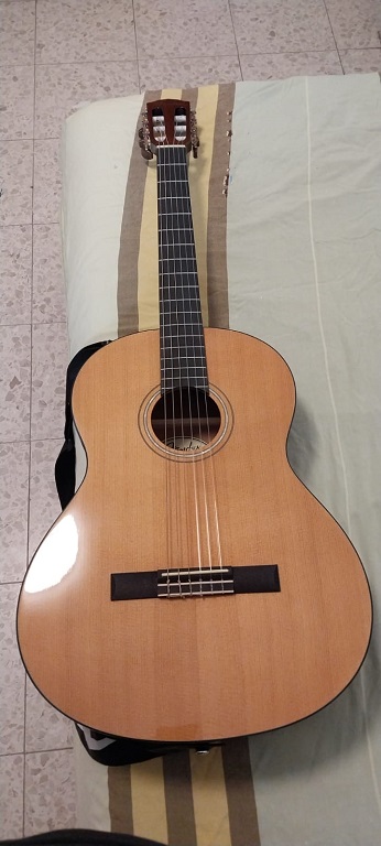 תמונה 3 ,גיטרה ימנית של חברת Fender  למכירה בנתניה כלי נגינה  גיטרה קלאסית