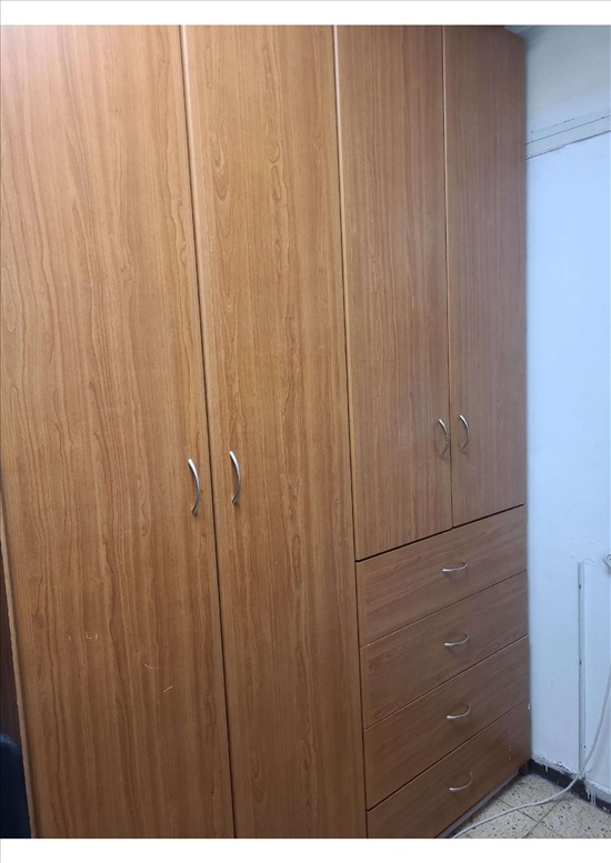 תמונה 2 ,ארון בגדים גדול למכירה ברמת השרון ריהוט  ארונות