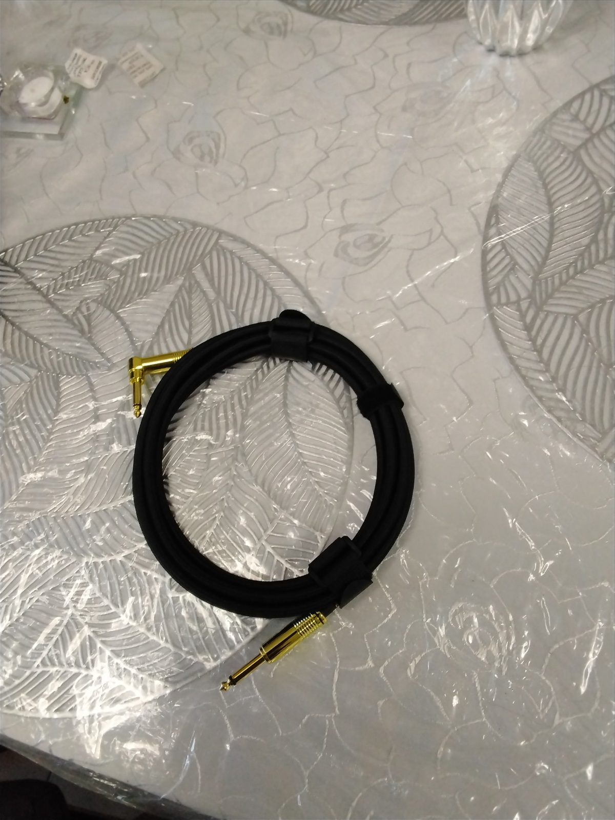 תמונה 2, כבל לגיטרה של Ernie Ball 6081 למכירה בירושלים | כלי נגינה  אביזרים נלווים