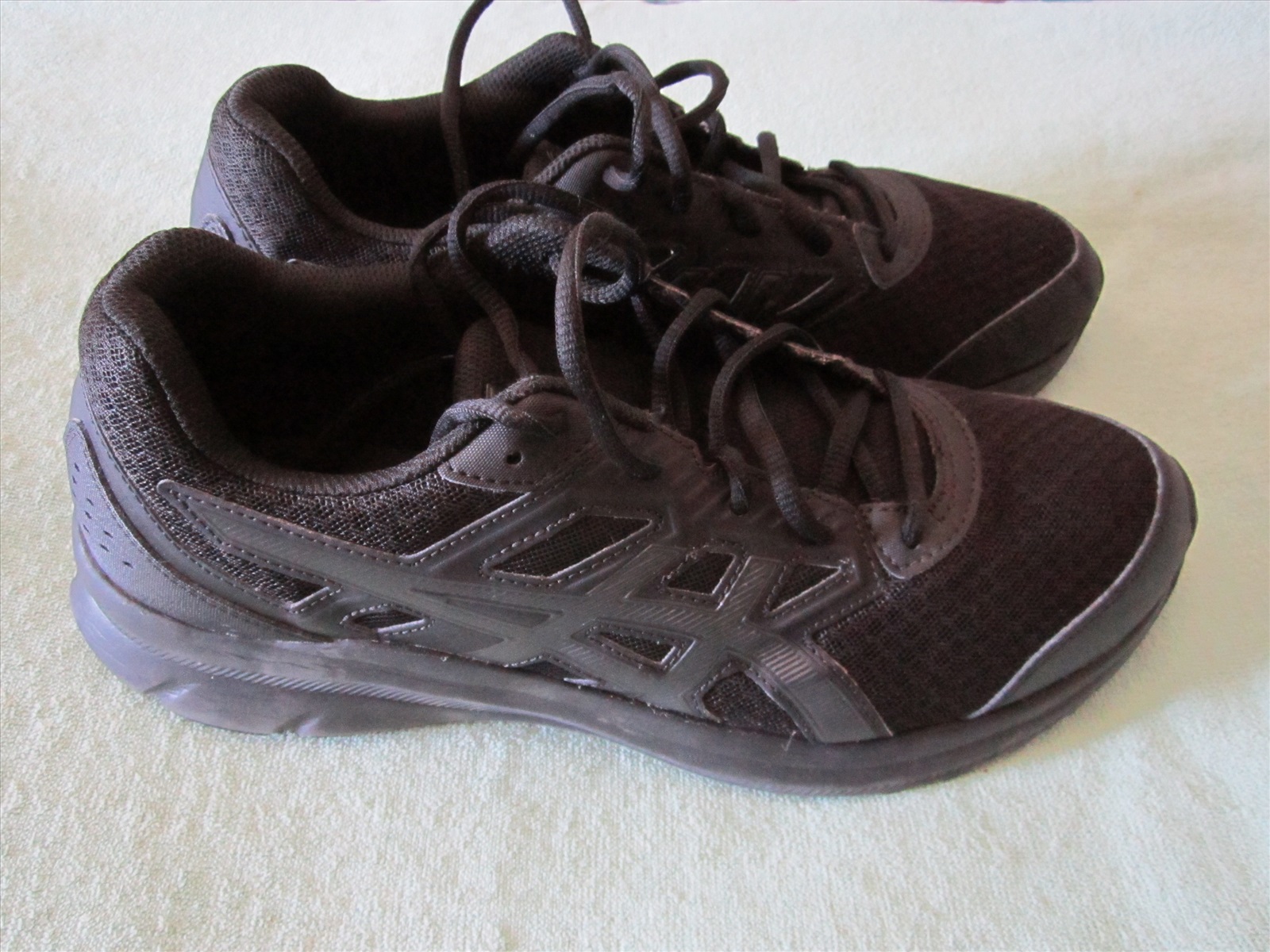 תמונה 1, נעלי ספורט  ASICS. למכירה בקרית מוצקין | ביגוד ואביזרים  נעלי ספורט