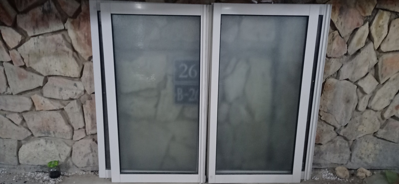 תמונה 3, 2 חלונות (ללא מסגרת) למכירה בנשר | לבית  חלונות