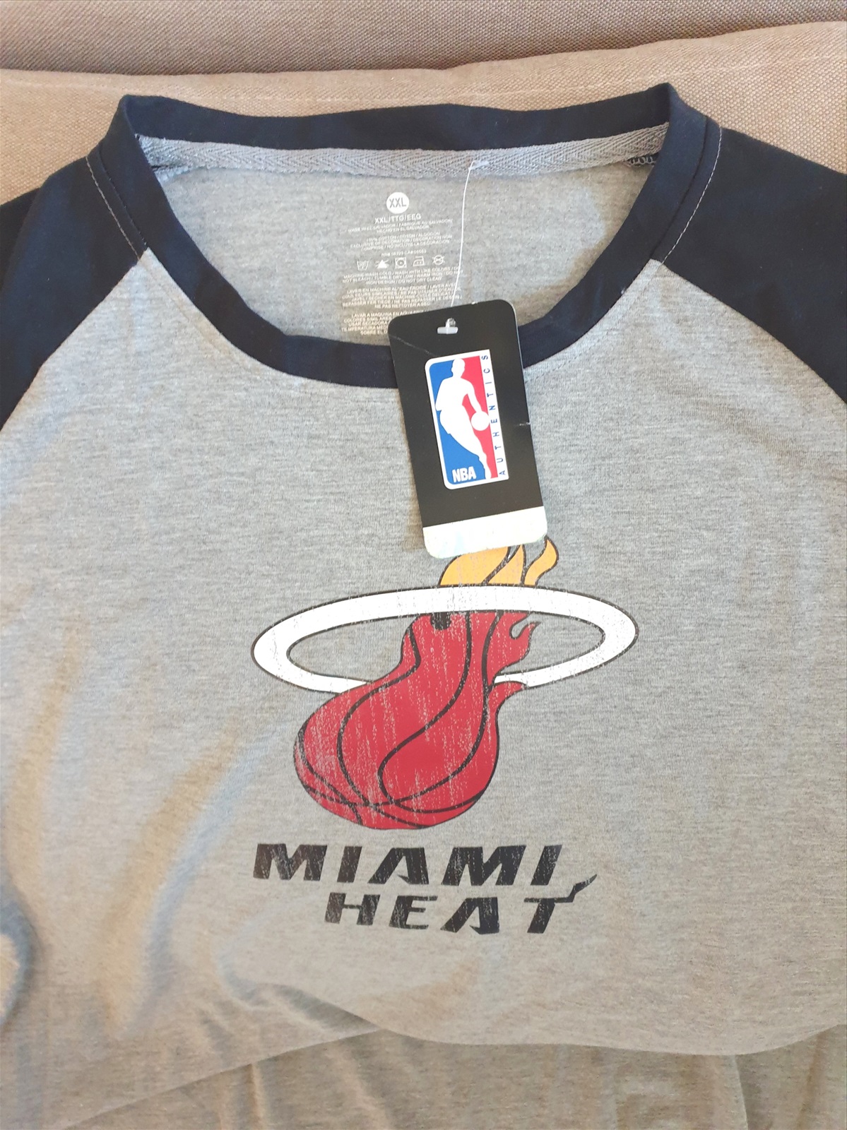 תמונה 3, חולצת NBA Miami Heat מידה XXL למכירה בהרצליה | ביגוד ואביזרים  חולצות