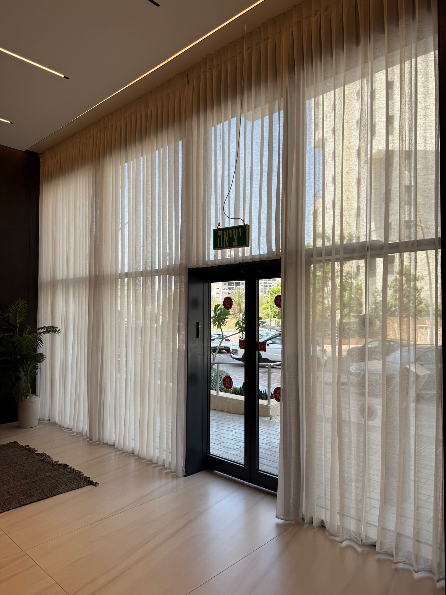 תמונה 4, עסק של 40 שנה  לתפירת וילונות למכירה בחולון | עסקים למכירה/למסירה  אופ...