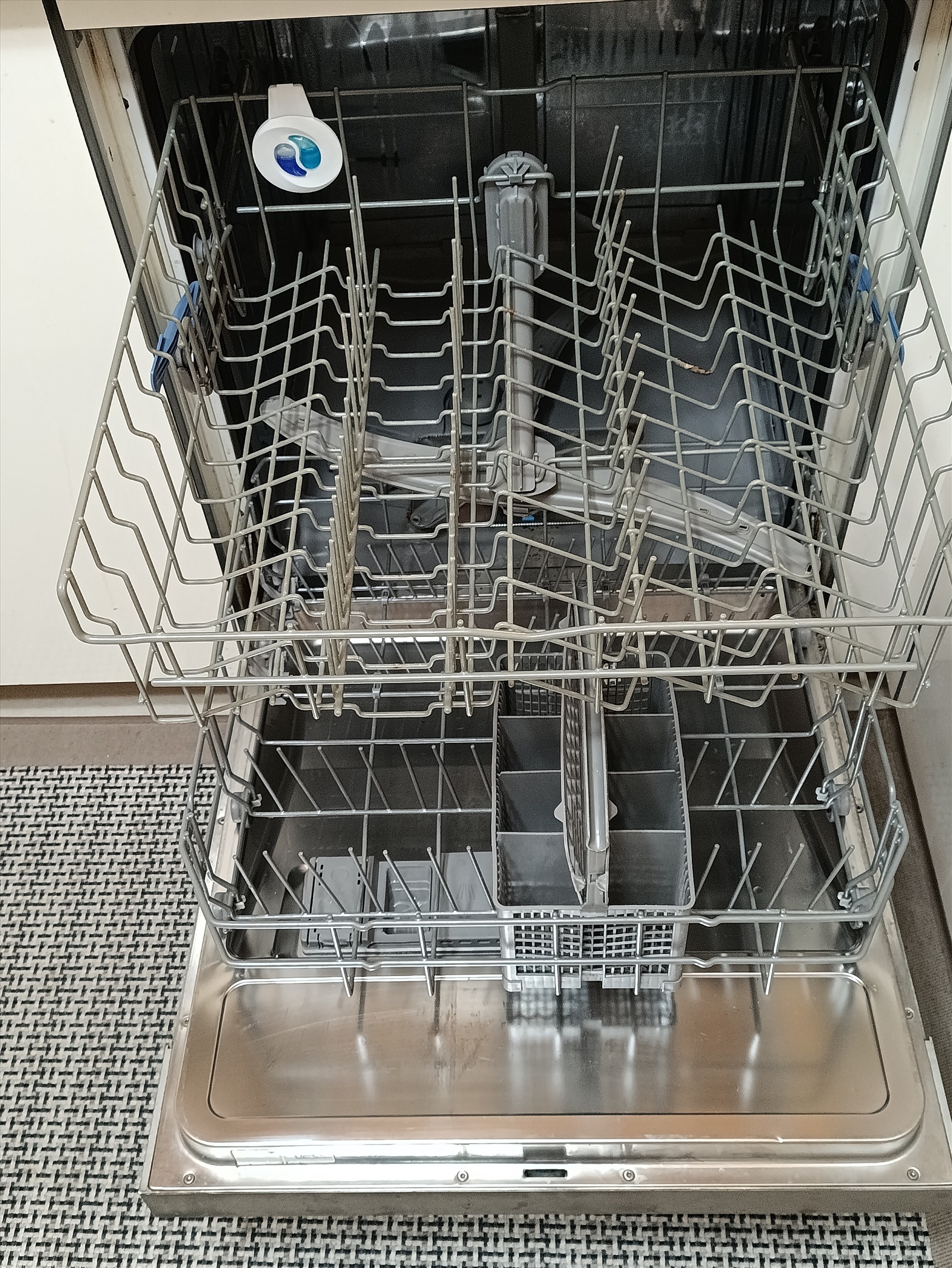 תמונה 3, מדיח כלים חצי אינטגרלי  קונסטר למכירה בנשר | מוצרי חשמל  מדיח כלים