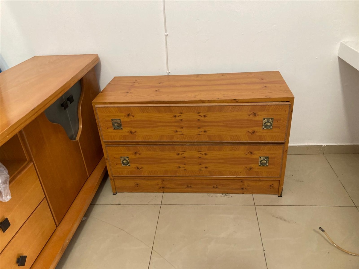 תמונה 1, שידה 2 מגירות גדולות  למכירה בבת ים | ריהוט  שידות