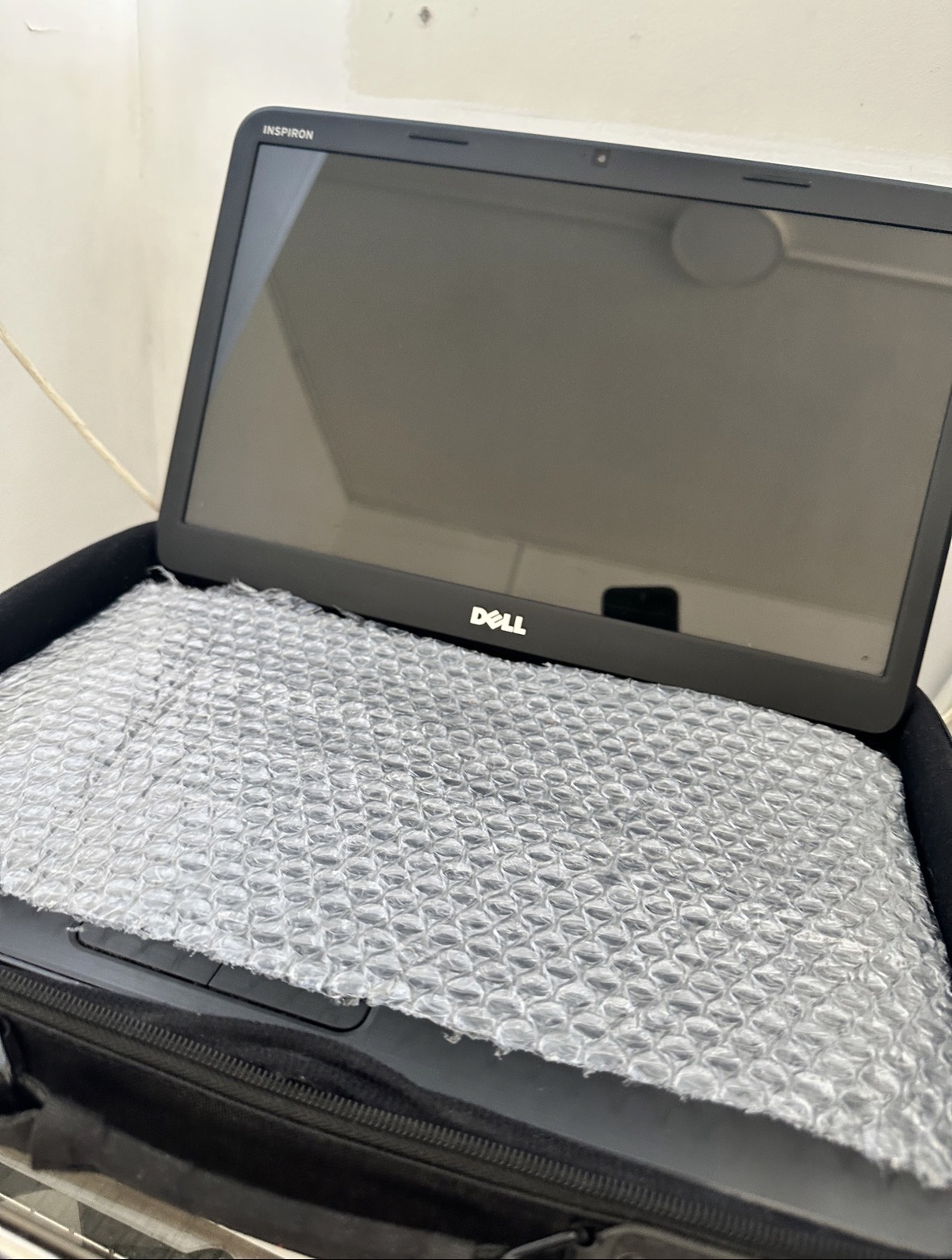 תמונה 1, Dell Inspirion למכירה בבת ים | מחשבים וציוד נלווה  מחשב נייד
