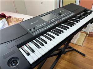 Korg PA600 Arranger Keyboard  