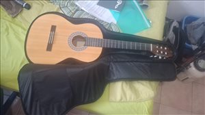 כלי נגינה גיטרה קלאסית 22 