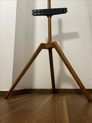 מעמד עץ וינטג לטלויזיה 