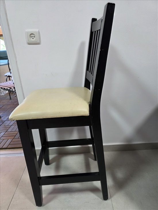 תמונה 4 ,שולחן בר צבע שחור למכירה בהרצליה ריהוט  שולחנות