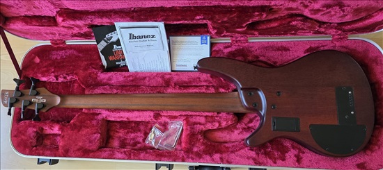 תמונה 3 ,איבנז Ibanez פרטלס + קייס קשיח למכירה ברמת גן כלי נגינה  גיטרה בס
