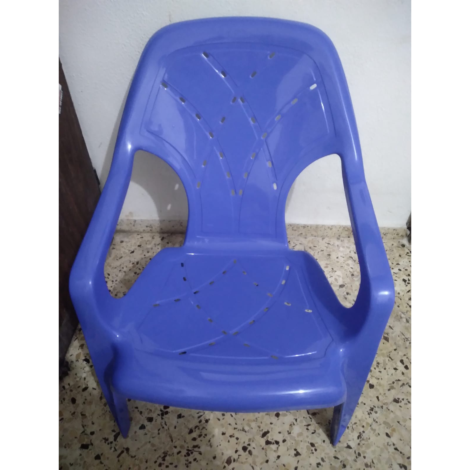 תמונה 2, כסאות פלסטיק כחולים של כתר למכירה בהוד השרון | ריהוט  כיסאות