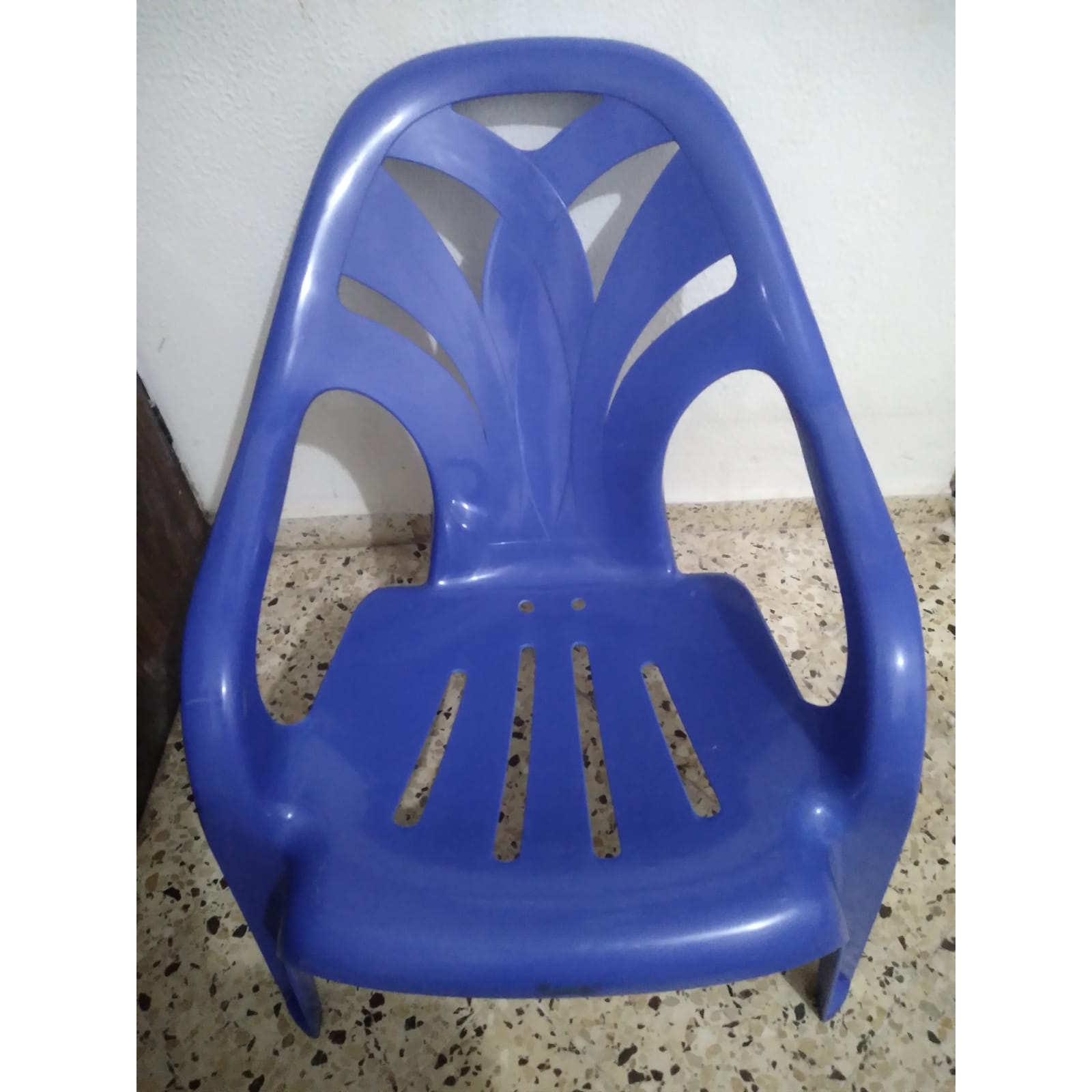 תמונה 2, כסאות פלסטיק כחולים למכירה בהוד השרון | ריהוט  ריהוט לגינה