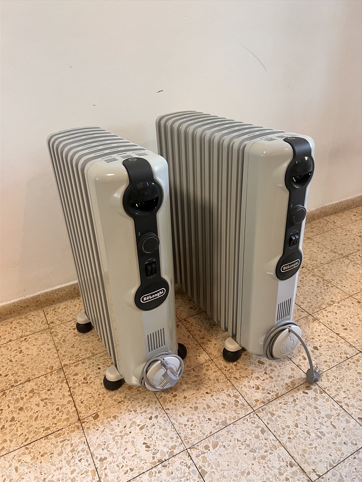 תמונה 2, זוג רדיאטורים 9 ו12 צלעות למכירה בגעתון | מוצרי חשמל  רדיאטור