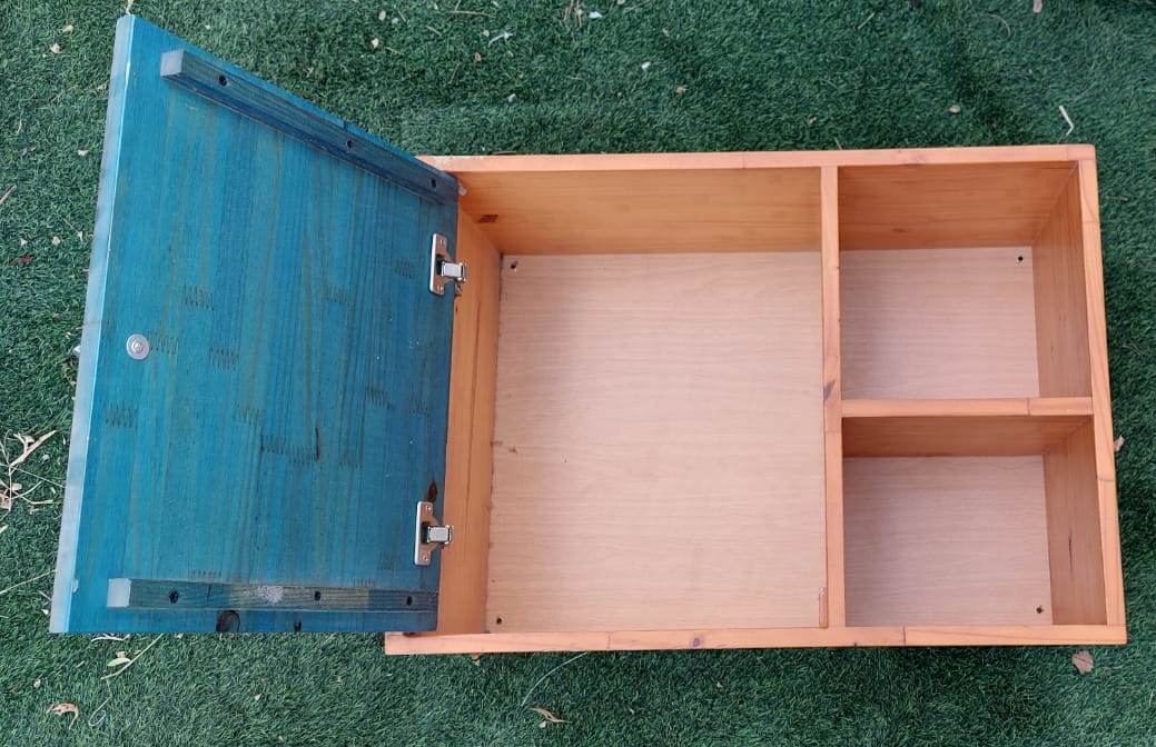 תמונה 2, ארונית עץ מלא 30x50x70 סמ למכירה בהוד השרון | ריהוט  ארונות