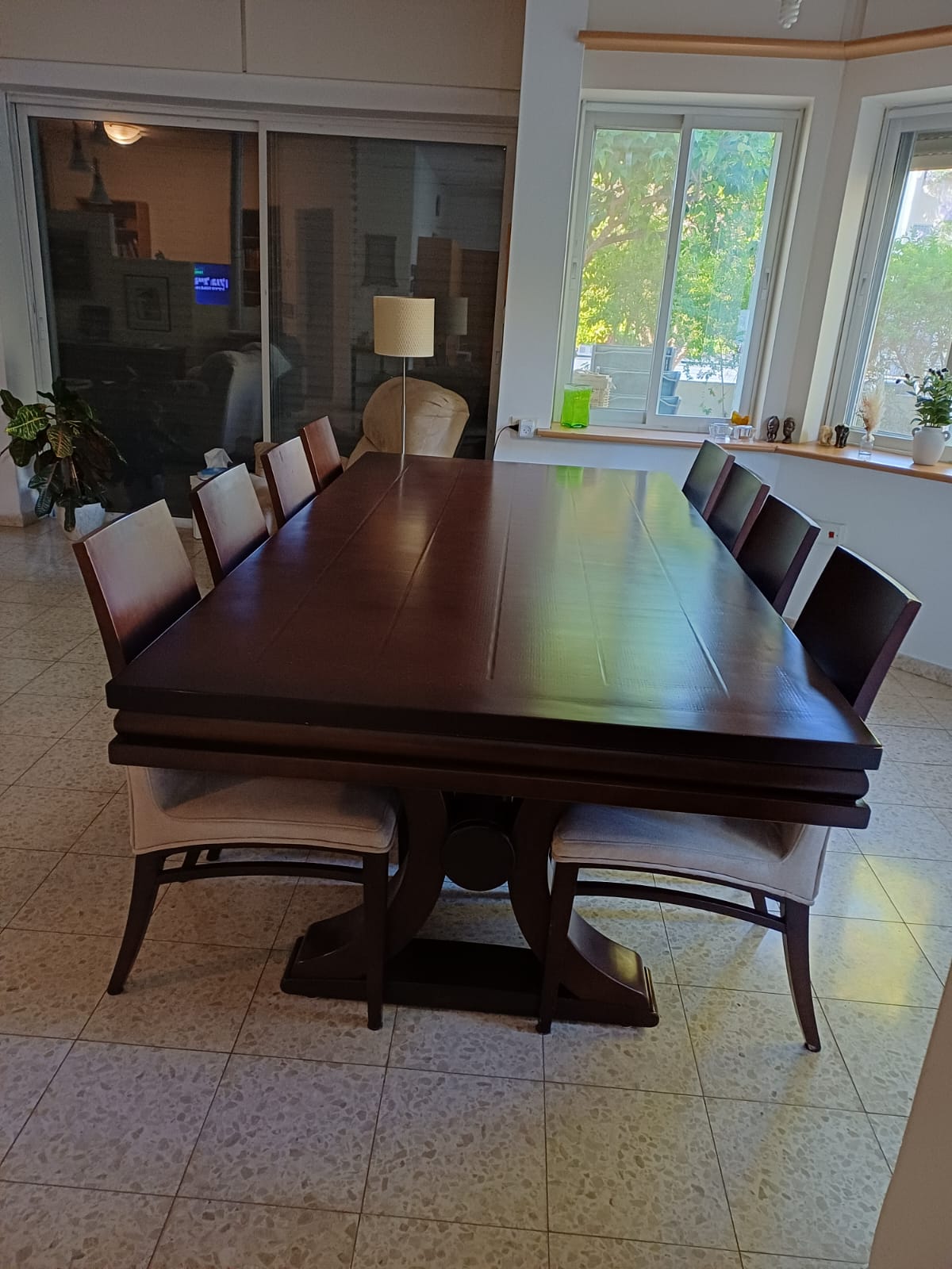 תמונה 3, שולחן אוכל + 8 כסאות למכירה בפרדס חנה כרכור | ריהוט  פינת אוכל