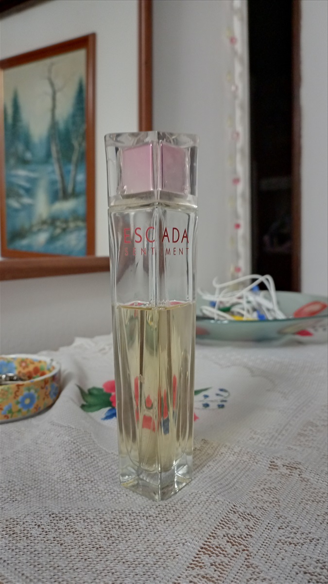 תמונה 1, בושם ESCADA למכירה בחיפה | יד-שניה לנשים  תכשירים וטיפוח