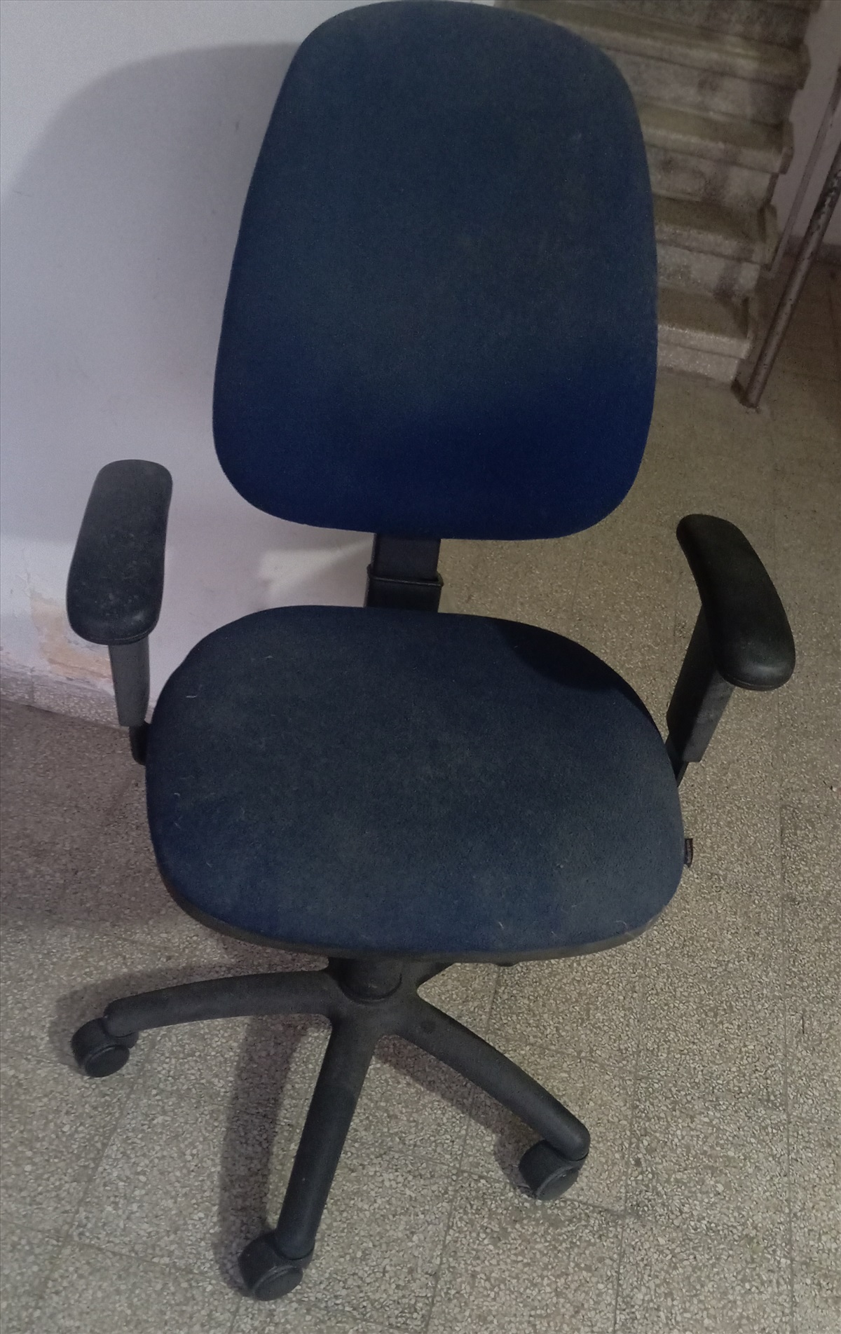 תמונה 1, כיסא מנהלים איכותי ורחב במצב ח למכירה בחיפה | ריהוט  כיסאות