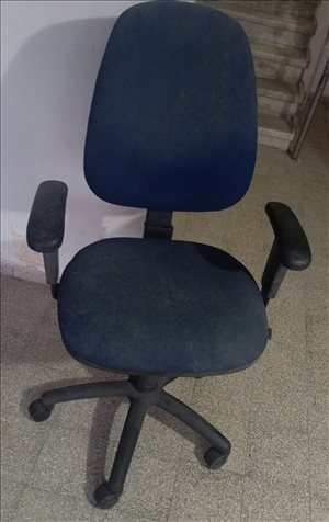 כיסא מנהלים איכותי ורחב במצב ח 