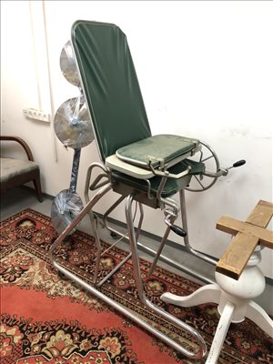 כיסא גניקולוגים משנות ה50  
