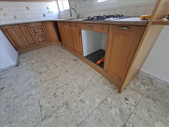 תמונה 11 ,מטבח מעץ מלא כולל שיש כיריים למכירה בחיפה ריהוט  מטבחים