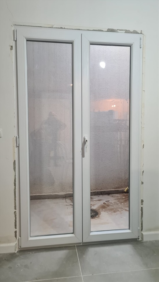 תמונה 4 ,קו ייצור מלא לחלונות ודלתות PV למכירה בראש העין כלי עבודה  כלים תעשייתים