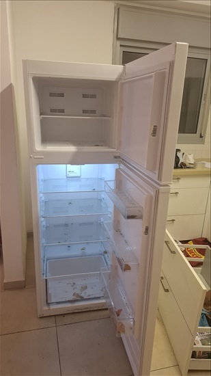 תמונה 2 ,מקרר עם קבלות עבד שנה בלבד למכירה בראשון לציון מוצרי חשמל  מקרר