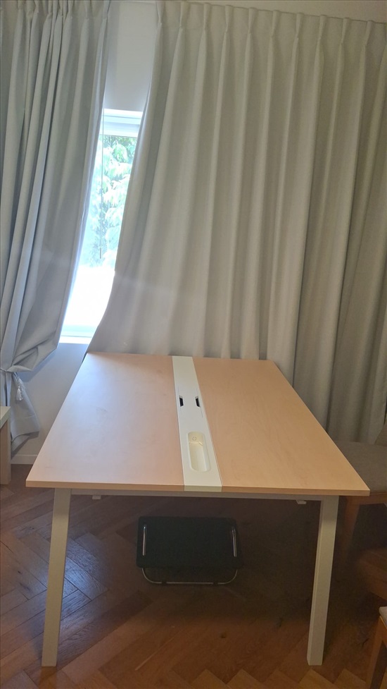 תמונה 1 ,שולחן משרדי למכירה בגבעת שמואל ריהוט  ריהוט משרדי