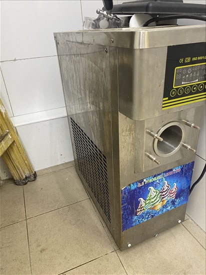 תמונה 2 ,מכונת גלידה ושייק למכירה בתל מונד ציוד לעסקים  מטבח תעשייתי