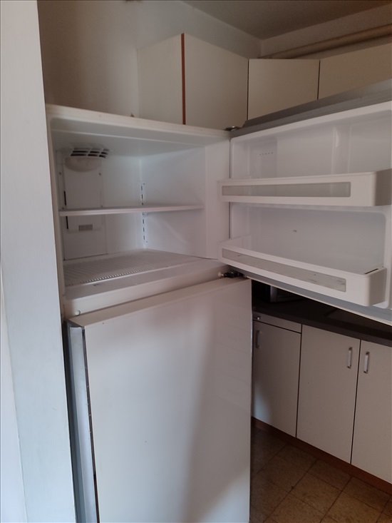 תמונה 1 ,מקרר אמקור למכירה ביהוד מוצרי חשמל  מקרר