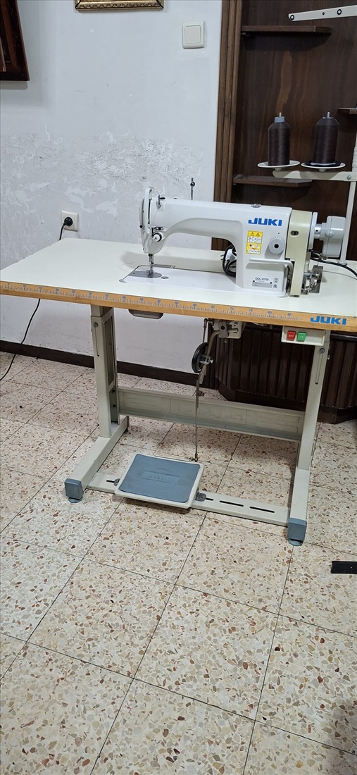 תמונה 1 ,שולחן ומכונת תפירה יוקי לתרסים למכירה בבני ברק מוצרי חשמל  מכונת תפירה