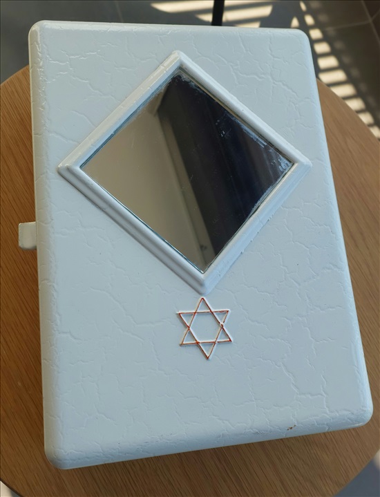 תמונה 1 ,רדיו ענתיק+ארגז עזרא ראשונה  למכירה בקרית נטפים אספנות  אחר