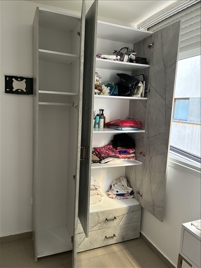 תמונה 4 ,ארון 3 דלתות עם מראה  למכירה בתל אביב ריהוט  ארונות