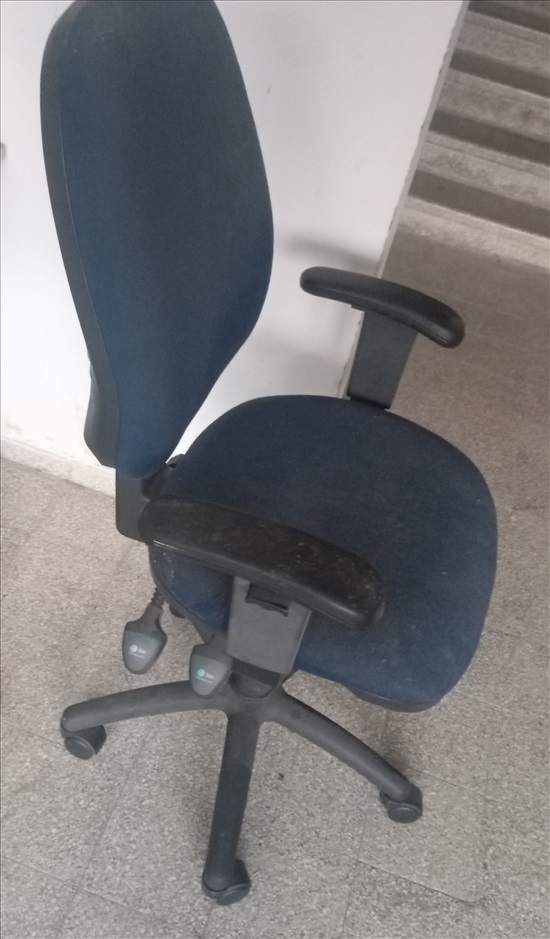 תמונה 2 ,כיסא מנהלים איכותי ורחב במצב ח למכירה בחיפה ריהוט  כיסאות