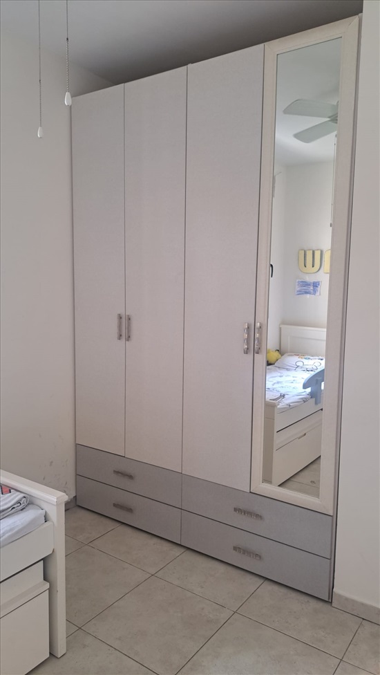 תמונה 4 ,ארון במצב מעולה! למכירה בפתח תקווה ריהוט  ארונות