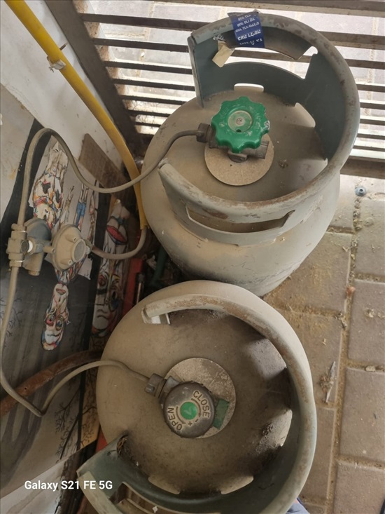 תמונה 3 ,2 בלוני גז וסאת למכירה בראשון לציון שונות  שונות
