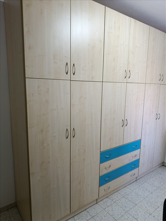 תמונה 1 ,ארון בגדים 6 דלתות למכירה בלוד ריהוט  ארונות