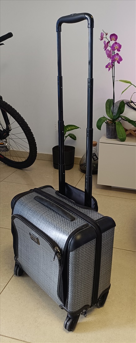 תמונה 10 ,מזוודת פרימיום TUMI למכירה בהרצליה למטייל ולמתגייס  מזוודות ותיקים