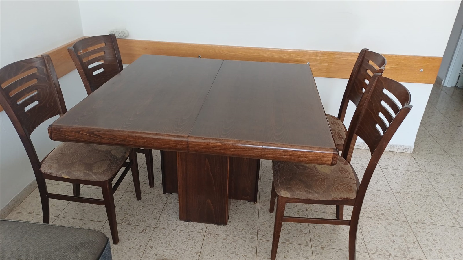 תמונה 2, שולחן אוכל קטן/ענק למכירה בכפר ורדים | ריהוט  שולחנות