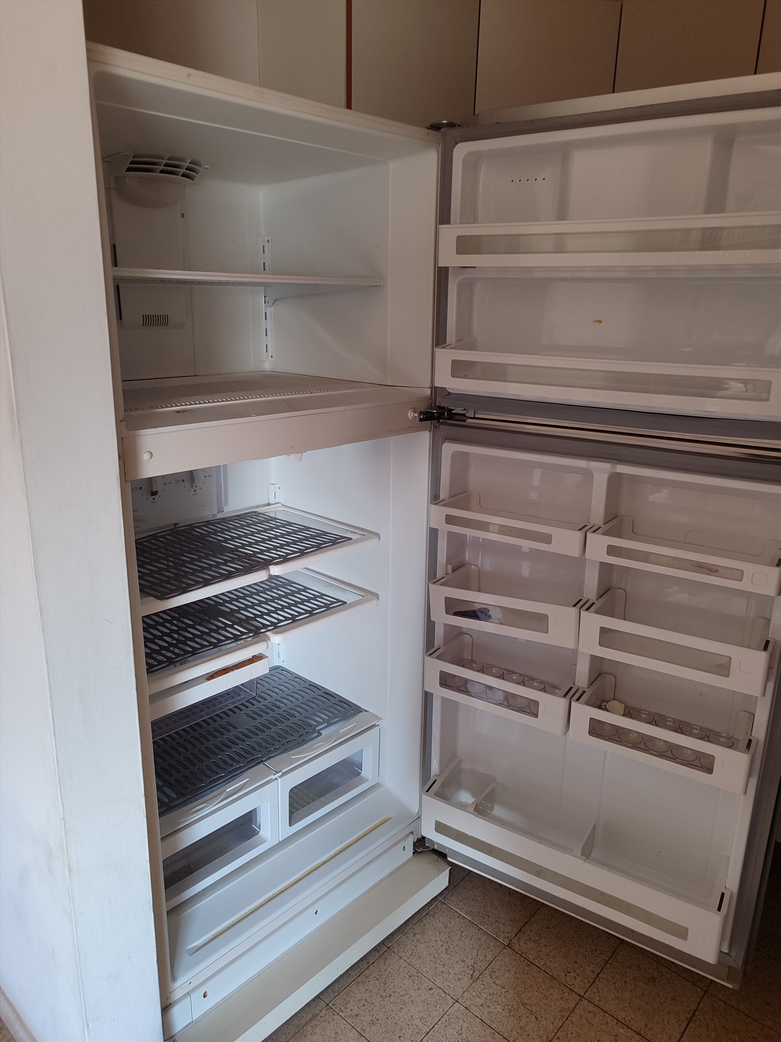 תמונה 3, מקרר אמקור למכירה ביהוד | מוצרי חשמל  מקרר