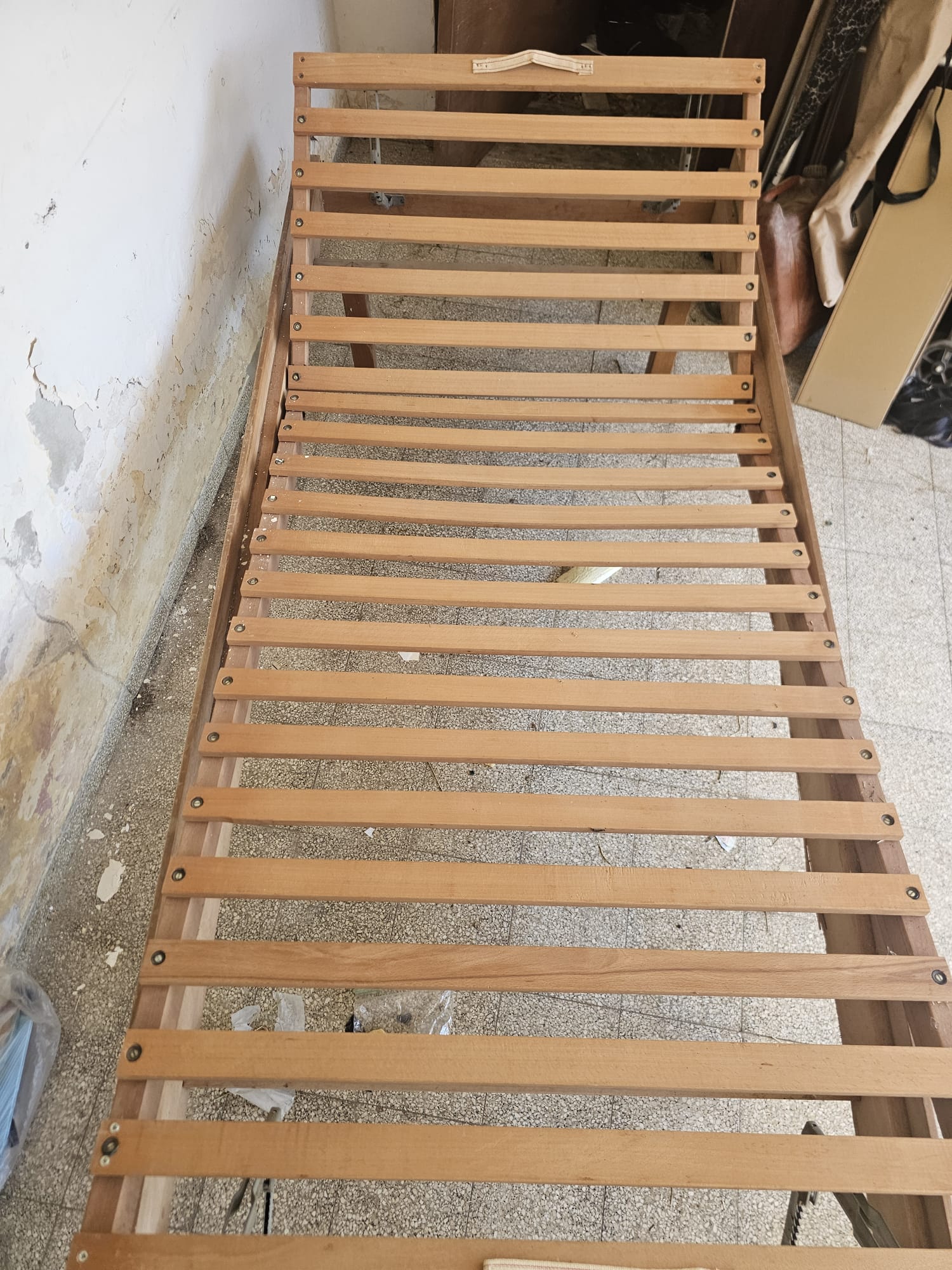 תמונה 2, בסיס מיטה מתכוונן מעץ איכותי,  למכירה בחיפה | ריהוט  מיטות