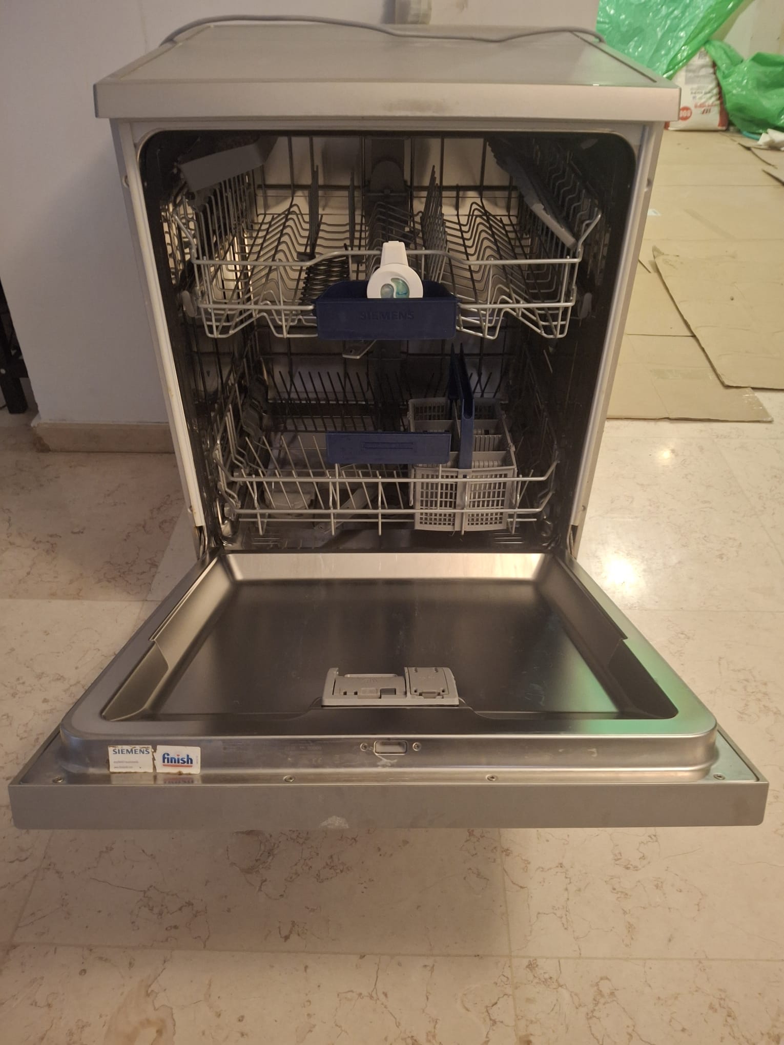 תמונה 3, מדיח של סימנס למכירה בהרצליה | מוצרי חשמל  מדיח כלים