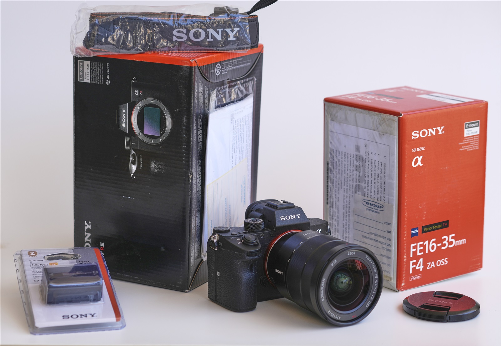 תמונה 2,  Sony a7R III  +  Sony Vario-T למכירה בקרית מןצקין | צילום  מצלמה דיגיטלית