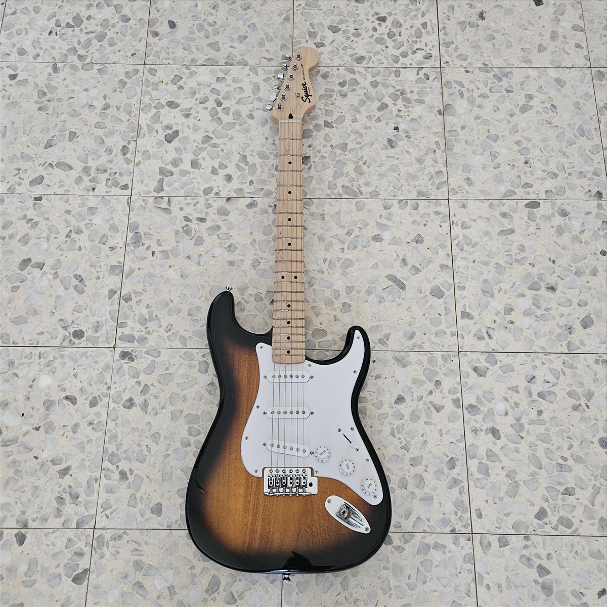 תמונה 1, גיטרה חשמלית Squier Strat למכירה בחדרה | כלי נגינה  גיטרה חשמלית