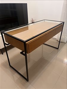 קונסולה מעוצבת  