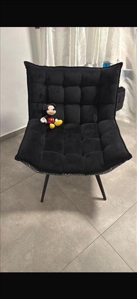 כורסא שחורה מצב חדש 