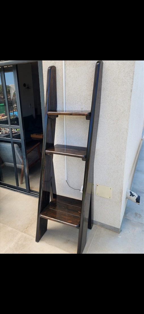 תמונה 1 ,סולם מדפים דקורטיבי  למכירה בבית אורן ריהוט  מדפים